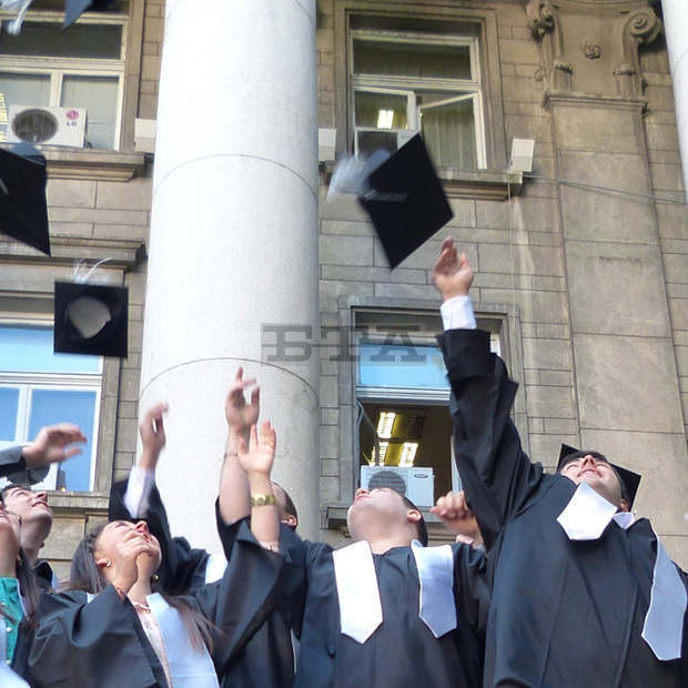 Русенският университет изпрати 1100  дипломирани бакалаври  и магистри 