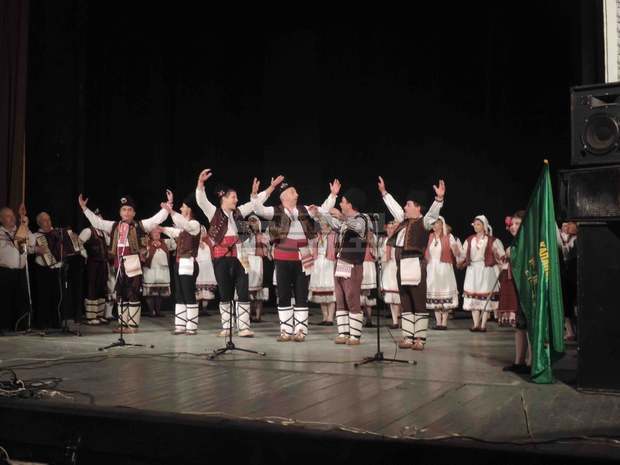 Повече от 300 участници събра регионалният събор за народно творчество в Разград