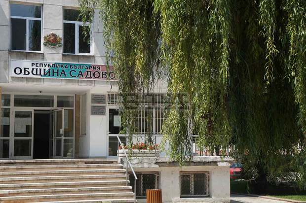 Отбиването на автомобилния трафик през Садово разбива улиците, твърди кметът Димитър Здравков