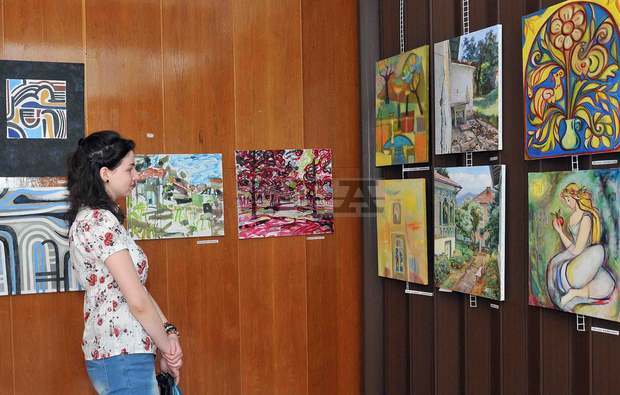 Изложба с творби от пленер за 165-та годишнина от обявяването на Вършец за курорт  откриха в града