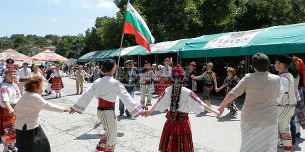 Кметът на Плевен е съобщил на празника на село Върбица, че е предвиден ремонт на пътя от селището до областния град