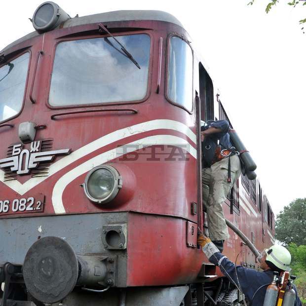 Мотриса се е запалила на гара в кърджалийско село, пострадали няма