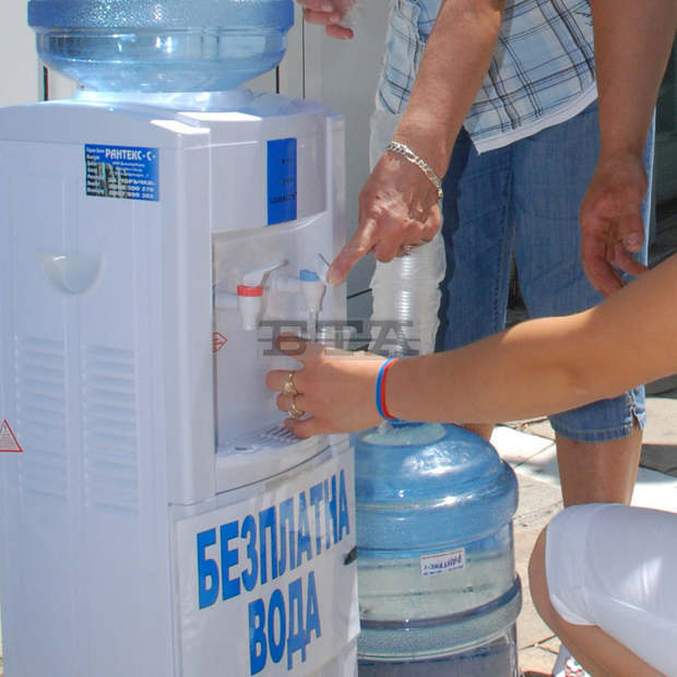Вода в жегите се раздава в Благоевград Вода в жегите се раздава в Благоевград