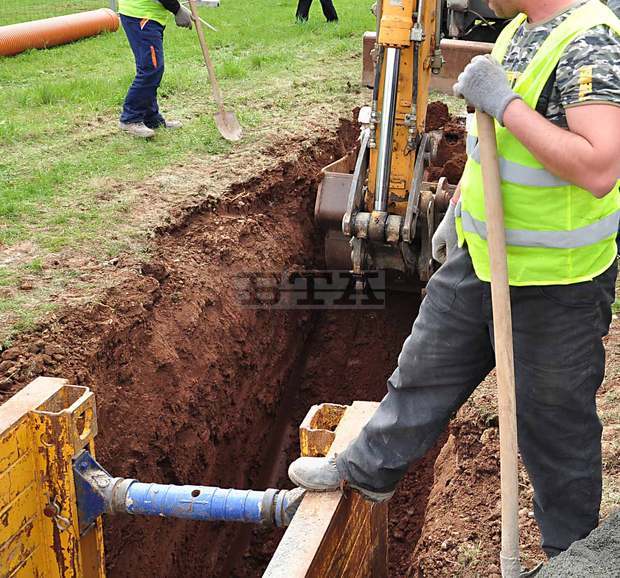 Части от сливенските квартали "Комлука" и "Клуцохор" са без вода заради работи Части от сливенските квартали "Комлука" и "Клуцохор" са без вода заради работи