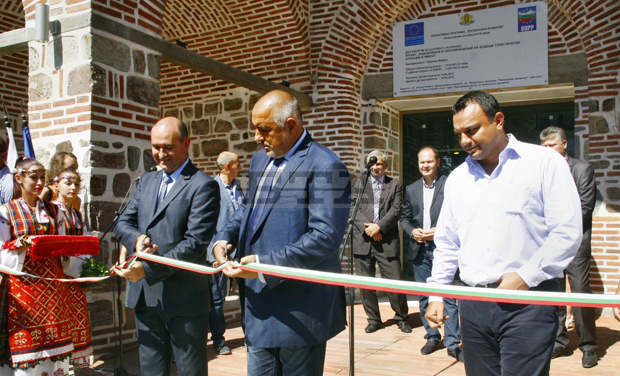 Министър-председателят Бойко Борисов и кметът на Ямбол Георги Славов откриха обновената сграда на "Безистена" 