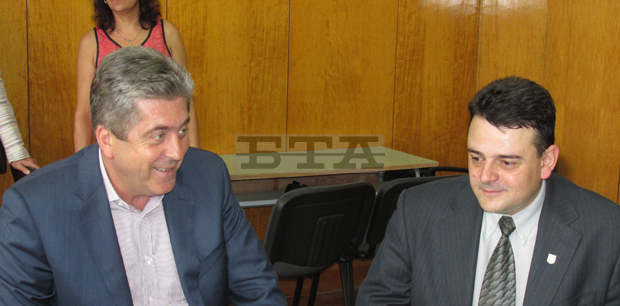 Консенсусно политическо поведение трябва да имат в България политическите сили по въпроса за бежанците, смята Георги Първанов 