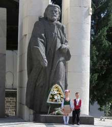 Обществеността на Банско отдаде почит към величавотодело на Паисий Хилендарски