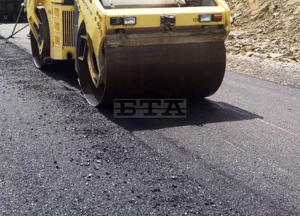 Кметът на Враца провери изпълнението на ремонтите на улици в града