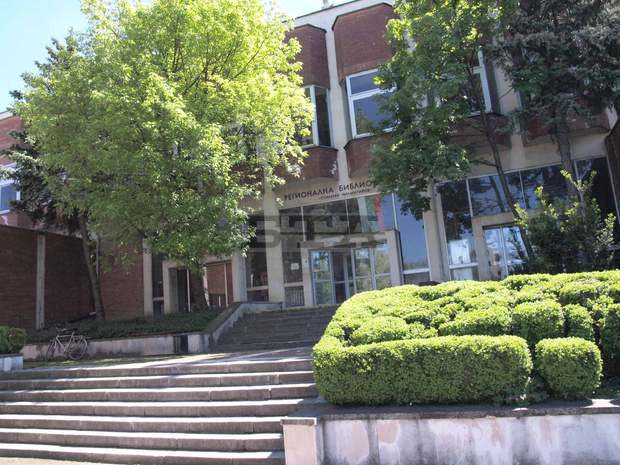 Регионалната библиотека в Шумен организира рецитаторски конкурс за ученици по повод Националния празник на България