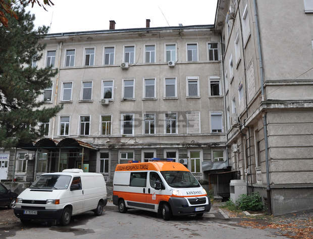 Община Димитровград поръча защитни облекла за медиците в болницата