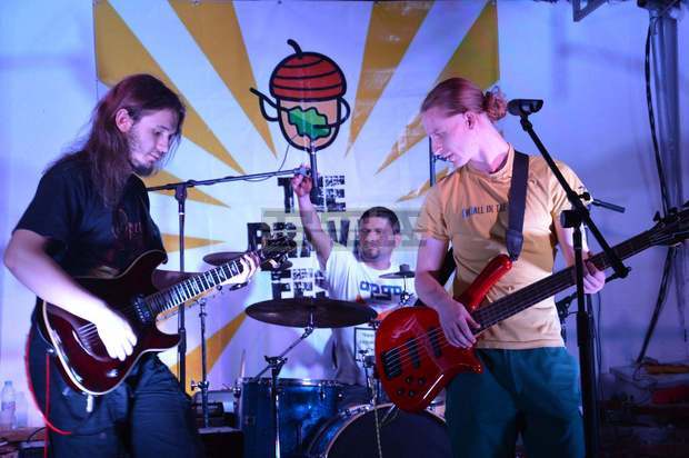 Над 500 души пяха и танцуваха  на първия по рода си рок фестивалв благоевградското село Дъбрава