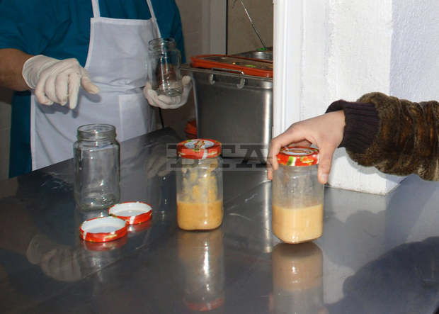 Затвориха Детската млечна кухня в Перник заради открити стафилококи в пилешка супа