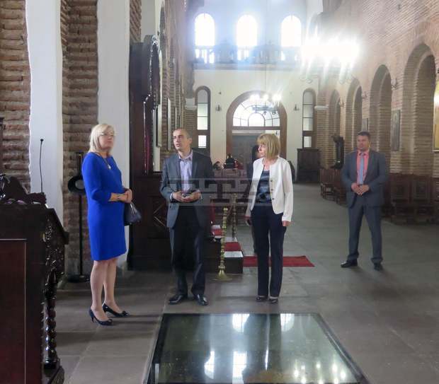 Еврокомисарят по регионална политика Корина Крецу посети  културни забележителности в столицата