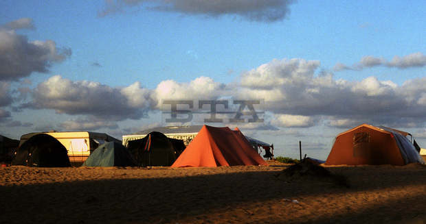 Гонят незаконно къмпингуващите край морето