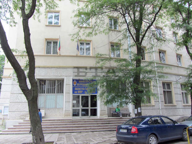 Перничанин, нанесъл побой на охранител,  е привлечен  като обвиняем