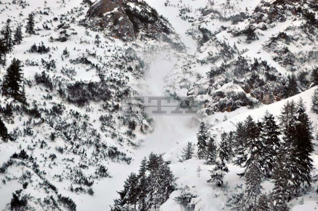 Лавина е паднала под един от улеите на връх Тодорка, планинските спасители са в акция, за да помогнат, ако има пострадали