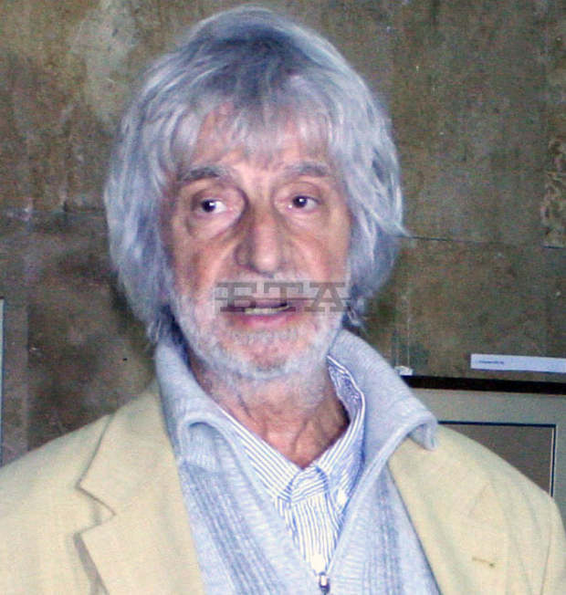 Художникът Никола Манев дари 28 картини на Ловеч