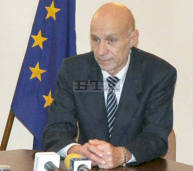 Договори за реализацията на два социални проекта за над 1 млн. лева е подписал кметът на Хасково