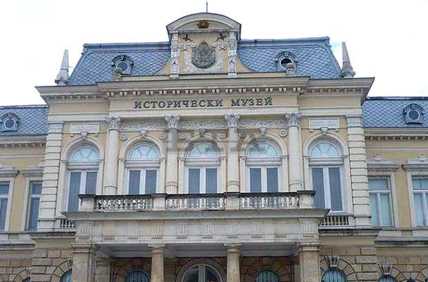 Информационни табла на Сексагинта Приста в Русе описват пътя на римските императори