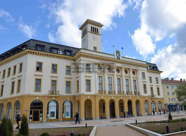 Издателството "Захарий Стоянов" гостува в Сливен с трима свои автори - историците Васил Гюзелев, Константин Косев и Георги Марков