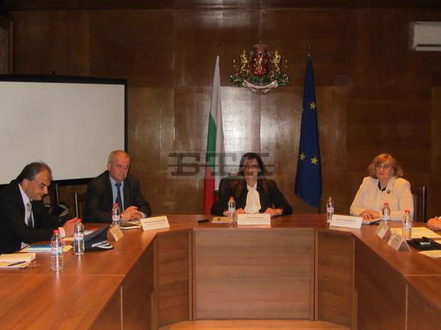 Петдесет и осем безработни  ще чистят речните корита  в Пернишка област