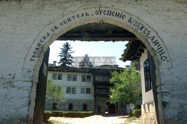 Кметът на Троян и патриарх Неофит са обсъдили проблемите и възможностите за развитие на общината