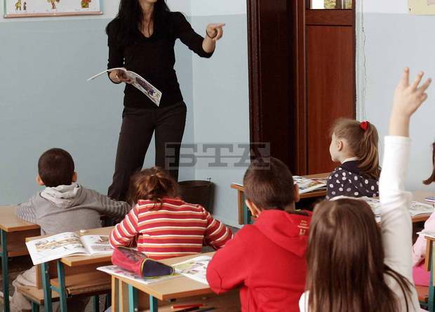 В Казанлък се търсят работници, продавачи и учители