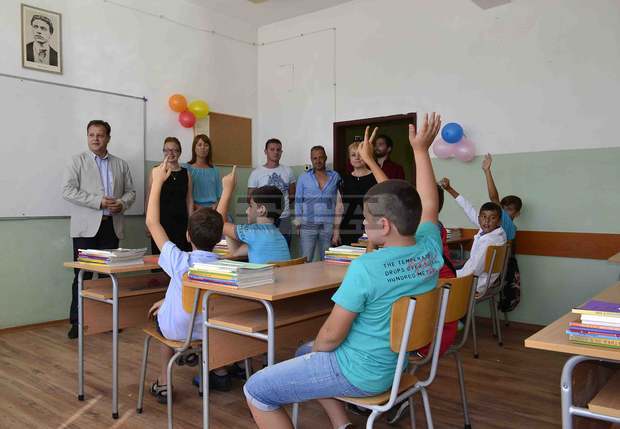 Кметът Даниел Панов откри четвъртатаучебна година в Спортното училище във Велико Търново