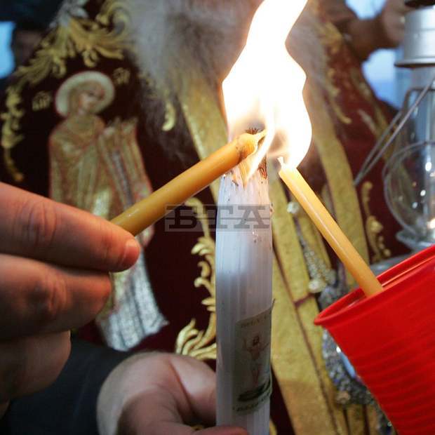 Силистренският телевизионен и интернет оператор "Истър" предава великденските служби от катедралния храм "Св.Св.Апостоли Петър и Павел" в града