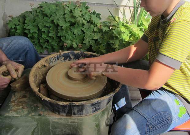 Над 300 деца са се обучавали  при майсторите  от Самоводската чаршия