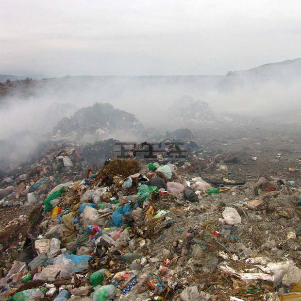 РИОСВ разпореди на кмета на Добрич да бъдат потушени тлеещи огнища в депо за отпадъци