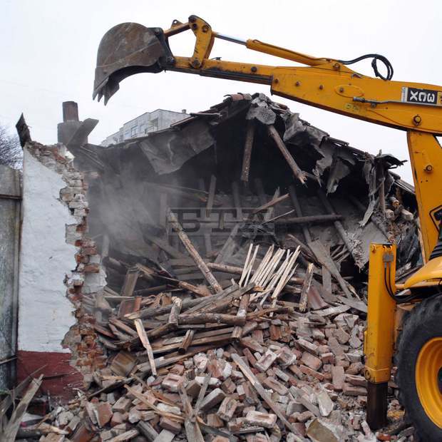 Община Бургас събори незаконни ромски къщи в комплекс "Меден рудник"