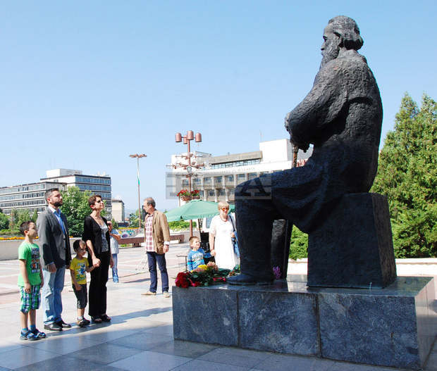 В Благоевград бе отбелязана 159-годишнината от рождението  на патрона на града Димитър Благоев