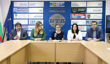 От политическия съюз "Демократична България" смятат, че  в обществото се насаждат несъществуващи теми