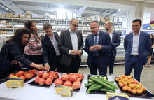 Български фермери доставят директно продукцията сина търговска верига по инициативата "Отгледано с грижа в България"