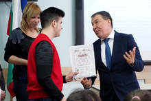 Константин Казаков от СУ "Любен Каравелов" - Несебър, е победителят в конкурса за есе за Българското европредседателство