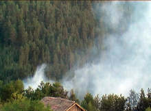 Огнеборци и доброволци са предотвратили разрастванетона пожар в Еленския балкан