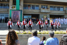 Шумен отбелязва 24 май с празнично шествие и спектакъл на трупата на Нешка Робева