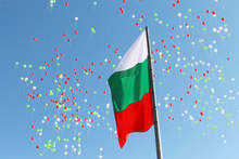 Знамена с българския трибагреник са поставени в Шумен за празника на града