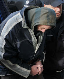 Съдът в Бургас задържа под стража 35-годишен мъж, убил майка си