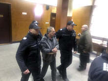 Оставиха за постоянно в ареста 65-годишния Митко Симеонов, който прободе смъртоносно 25-годишната си съпруга в Стара Загора