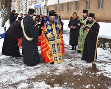 Направена е първа копка на параклис в двора на учебно заведение в Перник
