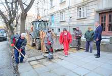 Кметът Иван Портних провери ремонта на ул. "Михаил Колони"