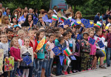 Деца и ученици се включиха в празничното шествие, посветено на Деня на Европа във Велико Търново