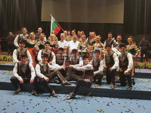 Ансамбъл "Пирин" се завърна с първа награда от международен фестивал в Белград