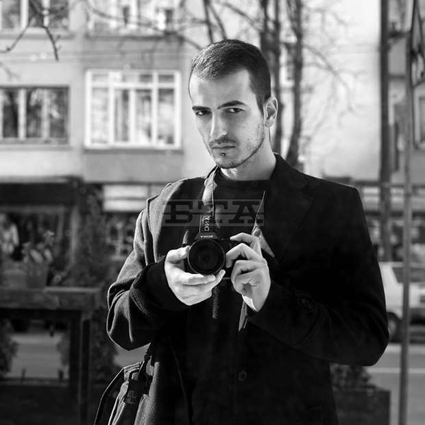 Фотографът Боби Костадинов с фотоизложба "Прегръдката на дуализма" Фотографът Боби Костадинов с фотоизложба "Прегръдката на дуализма"