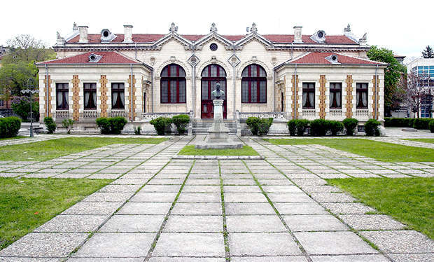 Традиционното честване на Деня на народните будители в Шумен няма да се състои