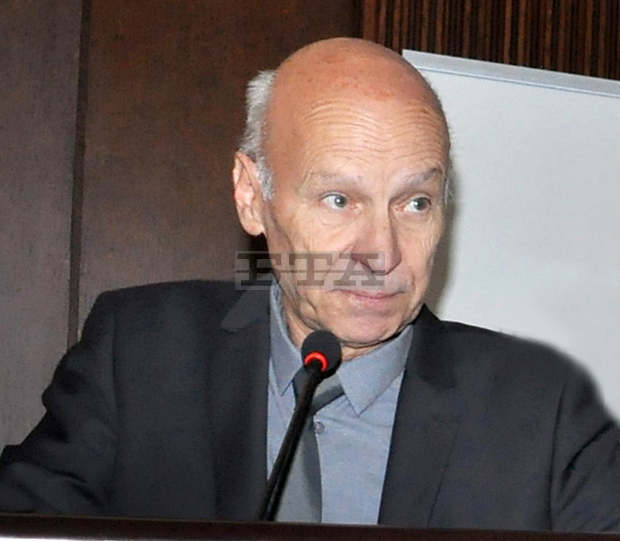 Кметът на Хасково поздрави медиците с професионалния им празник Кметът на Хасково поздрави медиците с професионалния им празник