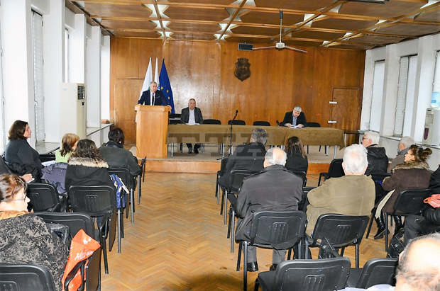Снегопочистването на населените места във Видинско обсъдиха на среща днес кметове и кметски наместници от общината Снегопочистването на населените места във Видинско обсъдиха на среща днес кметове и кметски наместници от общината