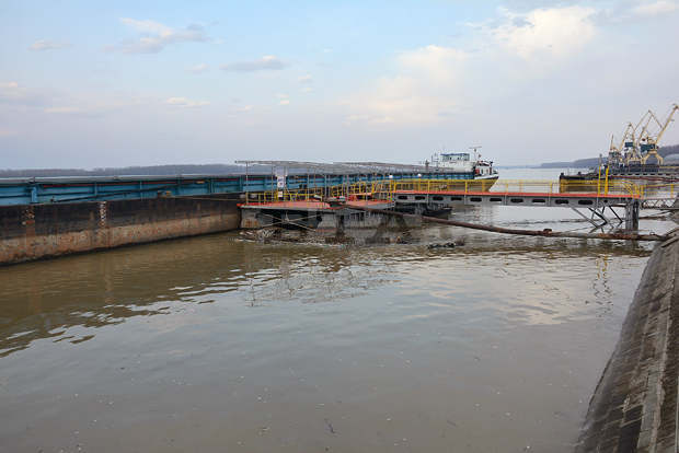 Нивото на Дунав при Лом се е понижило леко, постоянното наблюдение продължава